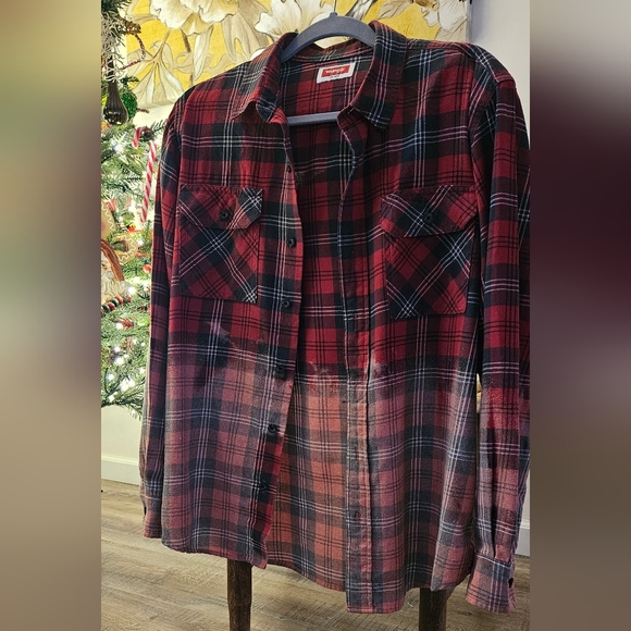 Custom Vintage Distressed Flannel with Santa - Picture 2 of 3